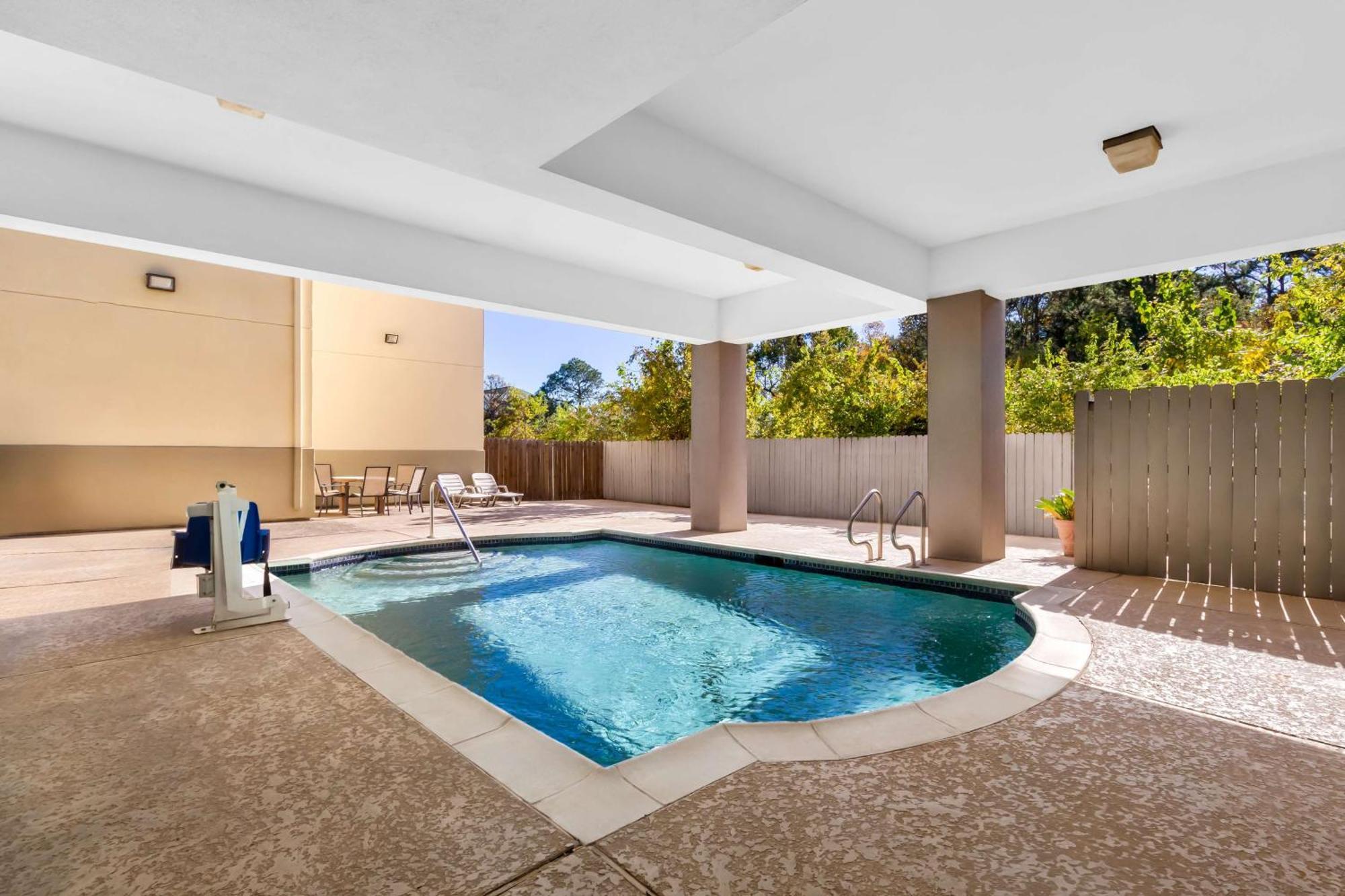Sonesta Essential Iah Airport Jfk Boulevard - Newly Renovated Houston Exterior photo