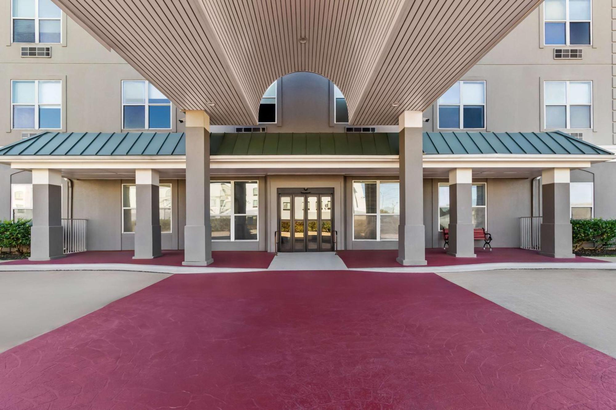 Sonesta Essential Iah Airport Jfk Boulevard - Newly Renovated Houston Exterior photo