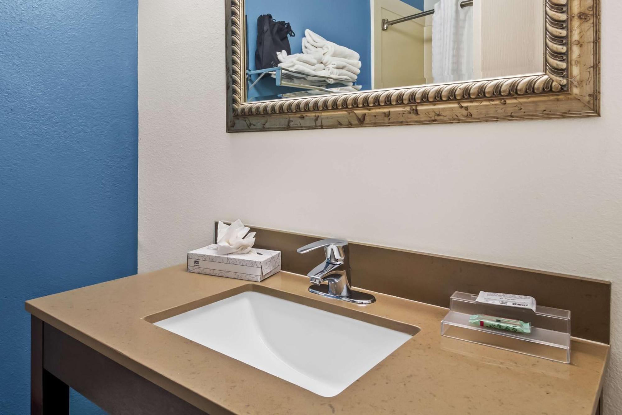 Sonesta Essential Iah Airport Jfk Boulevard - Newly Renovated Houston Exterior photo